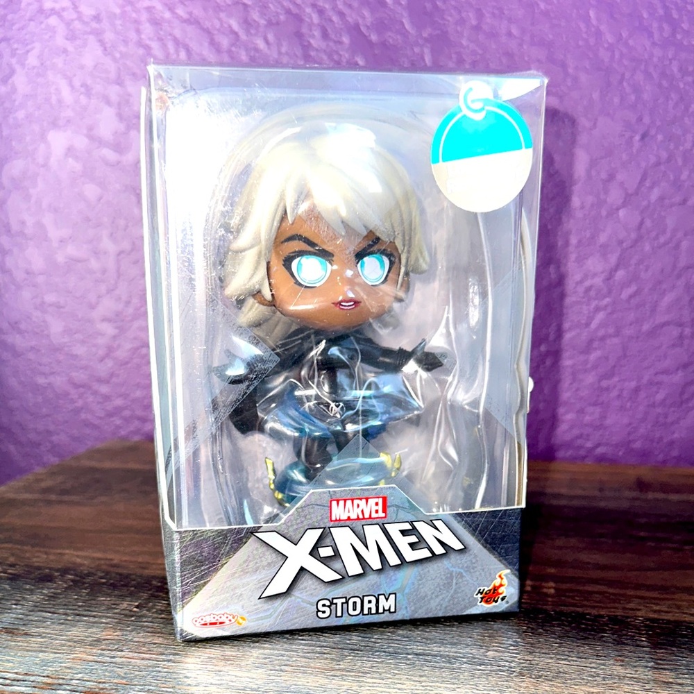 Hot Toys X-Men Storm Cosbaby Bobble-Head figure